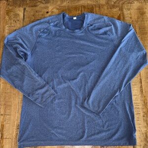 lululemon athletica Men's Heathered Blue Long Sleeve Shirt